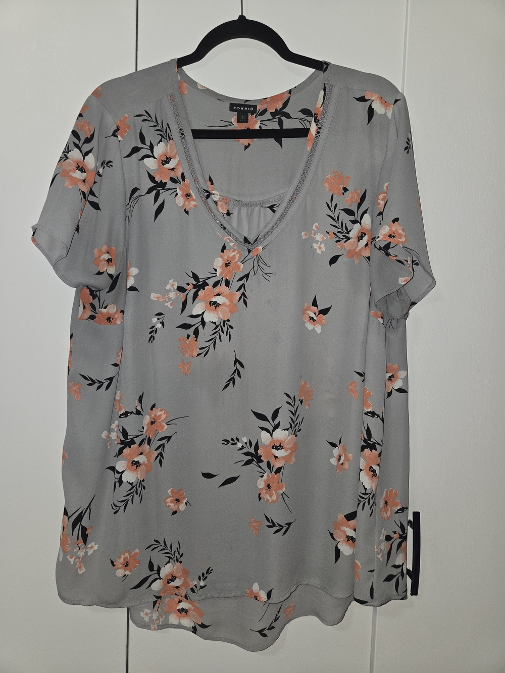 Torrid Gray Floral V-Neck Blouse with Peach Blooms